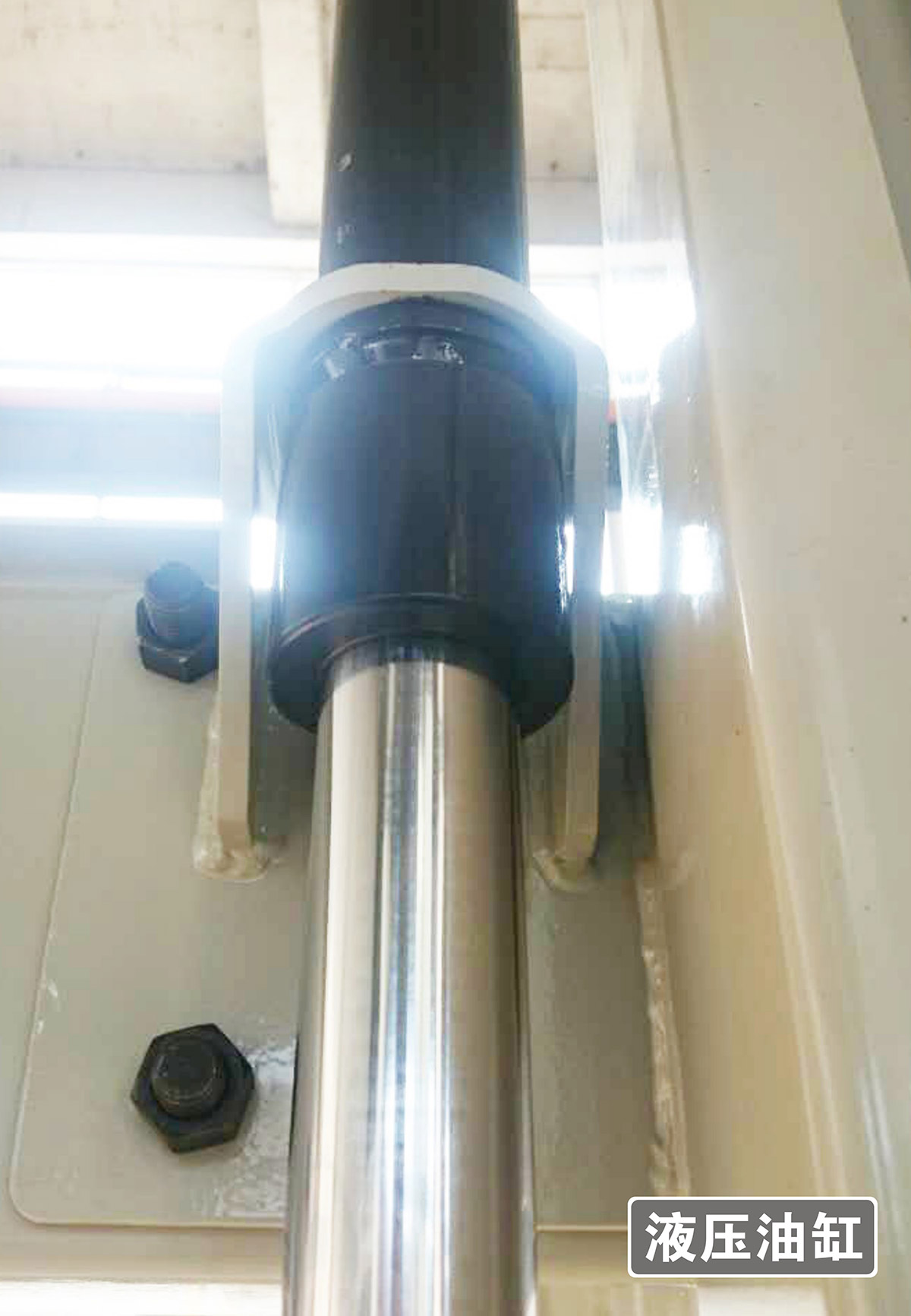 机械立体车位PJS两柱简易升降立体停车液压油缸.jpg
